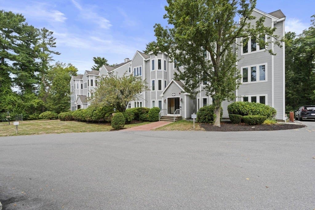3 bedroom condo for sale at 72 Kim Ter Unit C Stoughton 02072 - $549,900