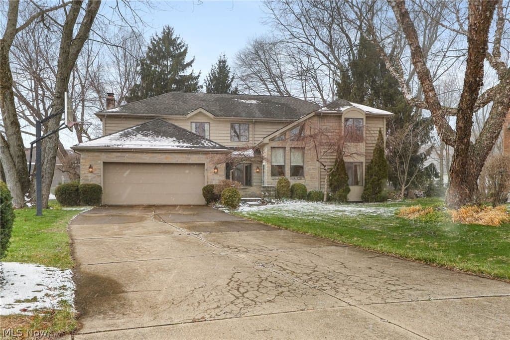 4 bedroom house for sale at 31002 Arlington Cir Bay Village - $699,000