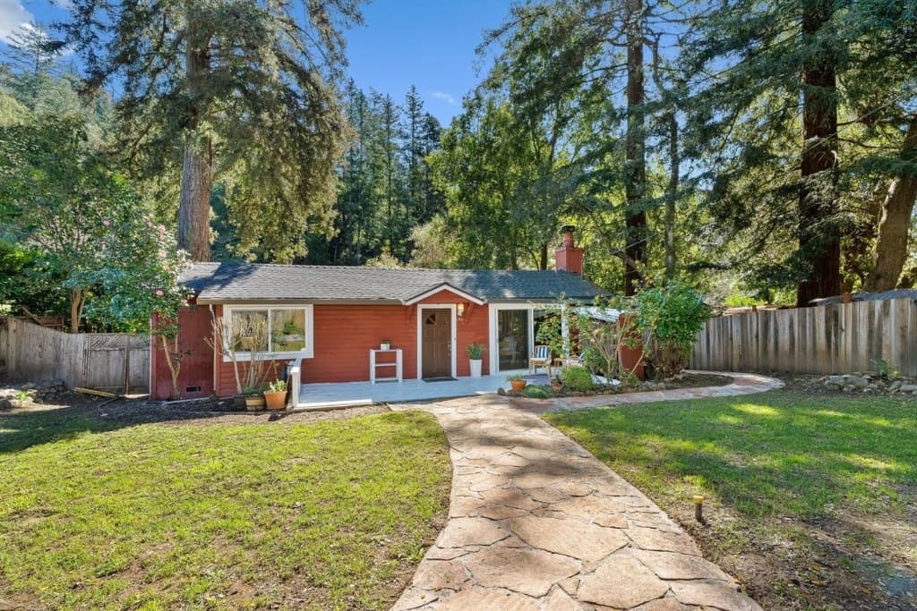 3 bedroom house for sale at 194 Lazywoods Rd Ben Lomond - $950,000