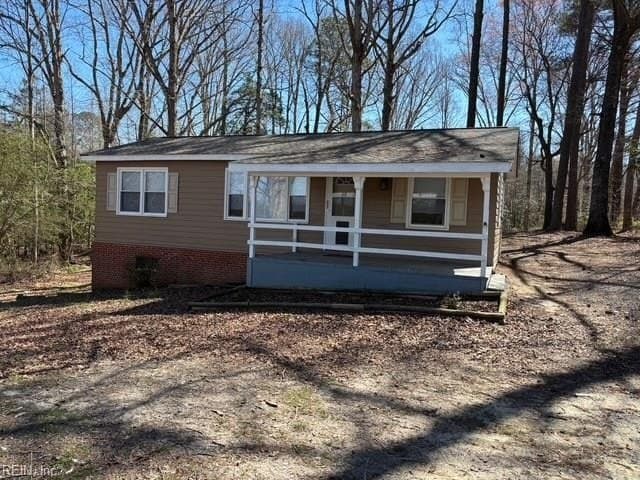 3 bedroom house for sale at 16426 Southampton Pkwy Capron - $249,900