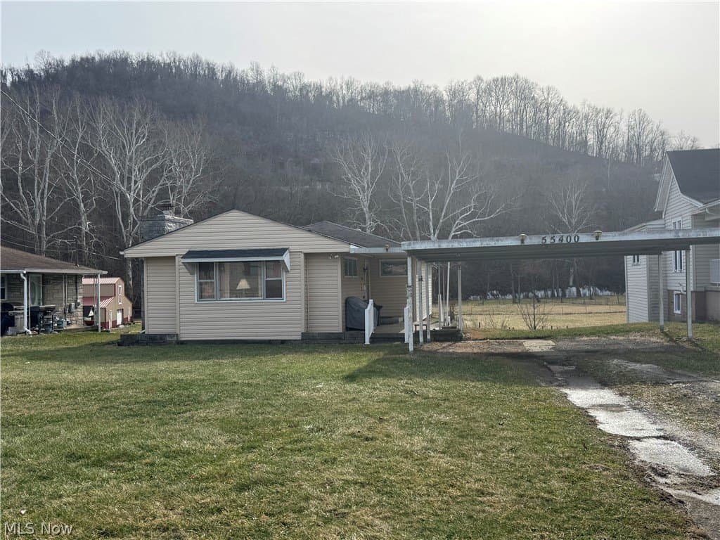 3 bedroom house for sale at 55400 Wabash St Bridgeport - $89,900