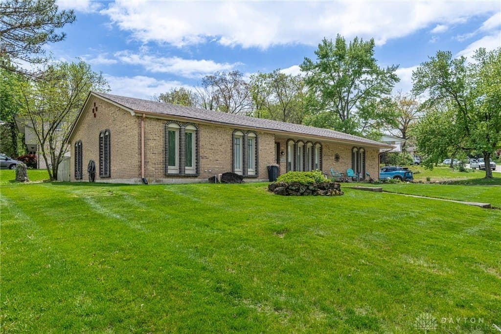 3 bedroom house for sale at 6302 7 Pines Dr Miami Township 45449 - $249,900
