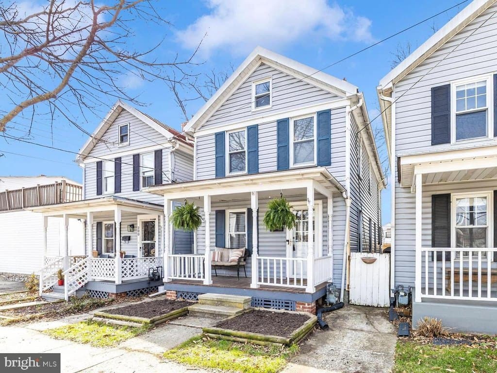 3 bedroom house for sale at 202 Maple Ave Frederick 21701 - $350,000