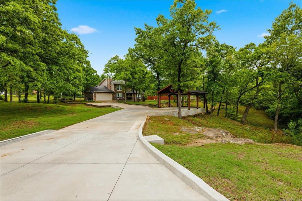 4 bedroom house for sale at 14764 County Road 3583 Ada - $379,900
