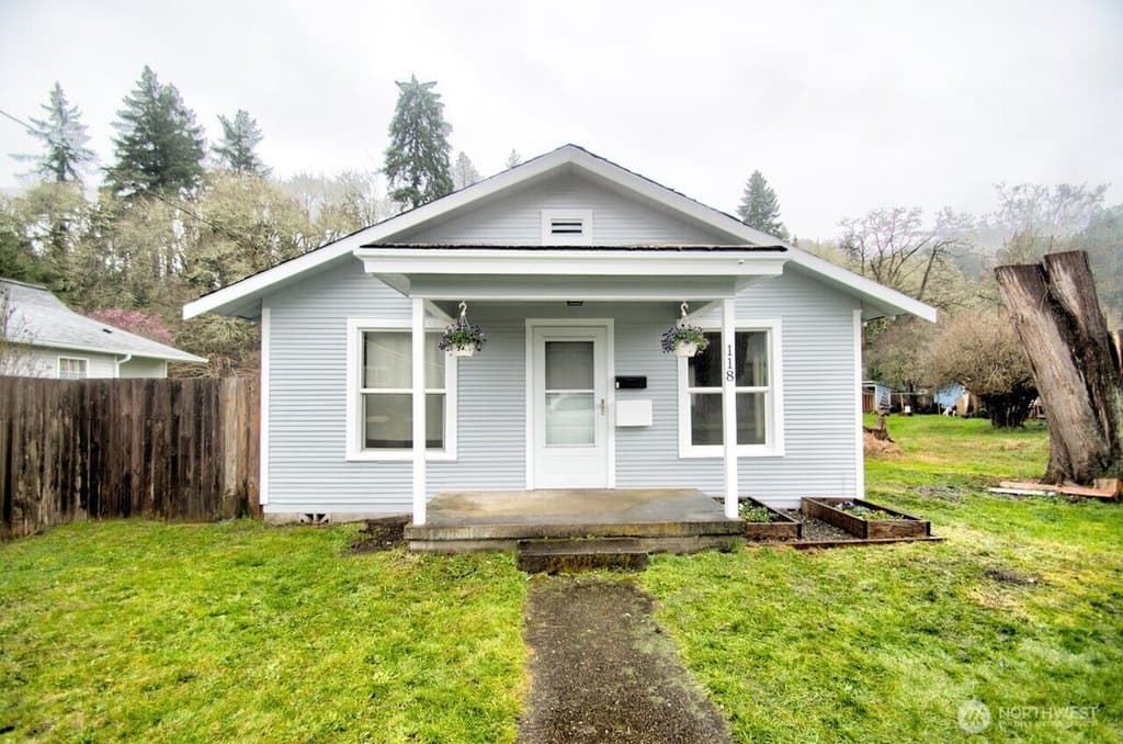 2 bedroom house for sale at 118 N Buckner St Centralia - $315,000