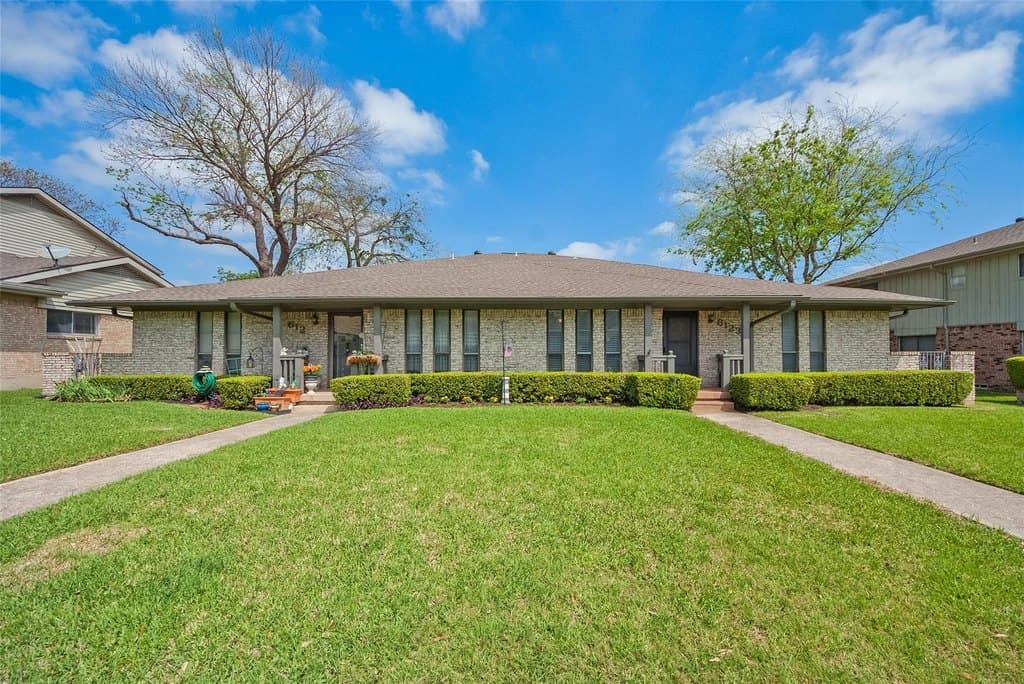 3 bedroom house for sale at 6123 Rincon Way Dallas - $439,900
