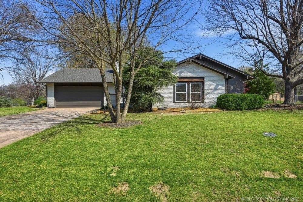 3 bedroom house for sale at 11445 E 128th Pl S Broken Arrow - $349,000
