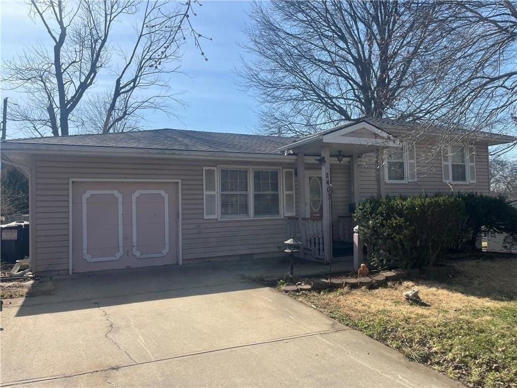 3 bedroom house for sale at 2403 NE 61st Ter Gladstone 64118 - $229,950