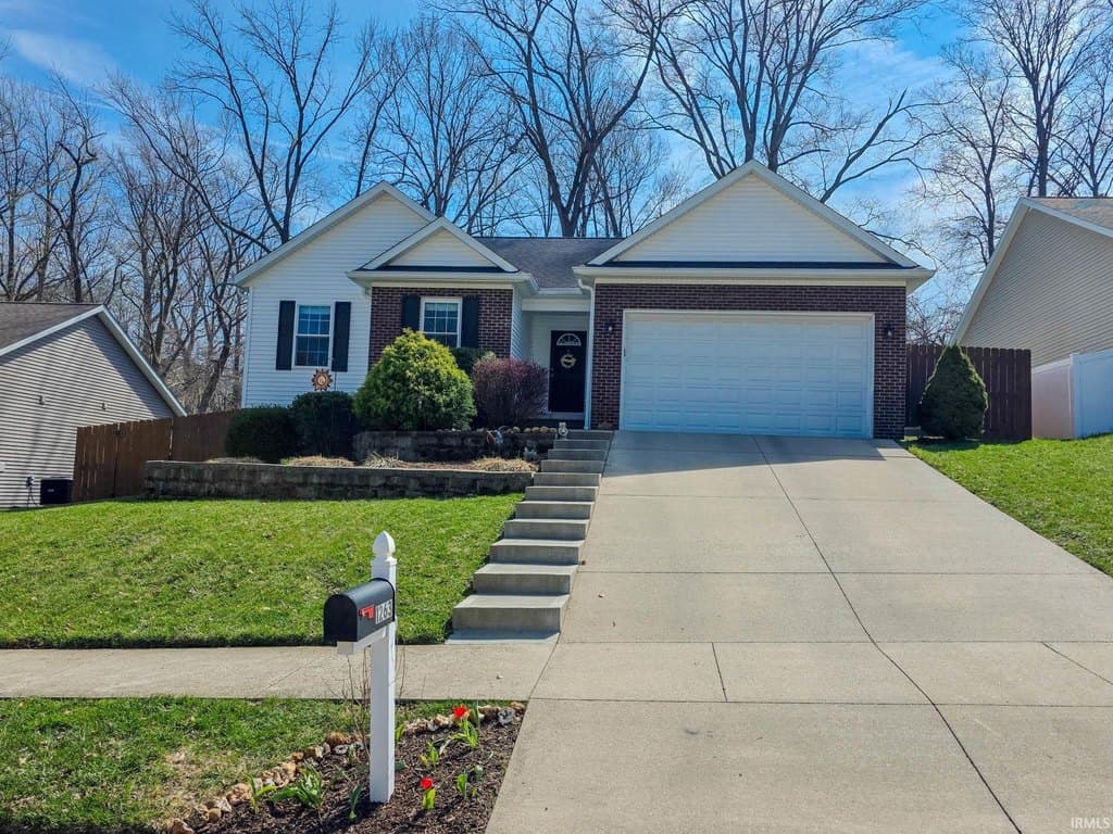 3 bedroom house for sale at 1263 W Countryside Ln Bloomington 47403 - $344,900