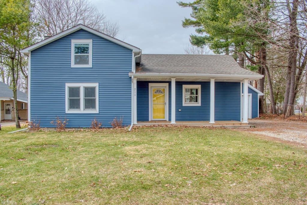 3 bedroom house for sale at 211 N Church St Byron - $249,900
