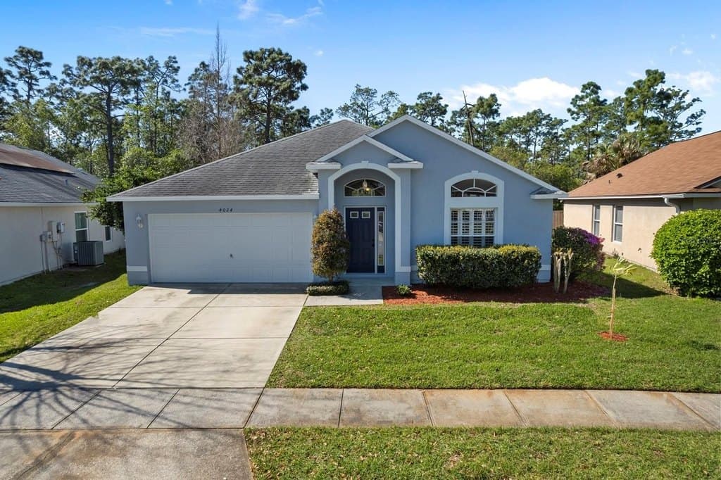 3 bedroom house for sale at 4024 Forest Island Dr University - $410,000