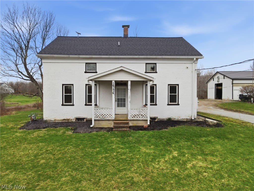 3 bedroom house for sale at 16176 Ravenna Rd Burton - $315,000
