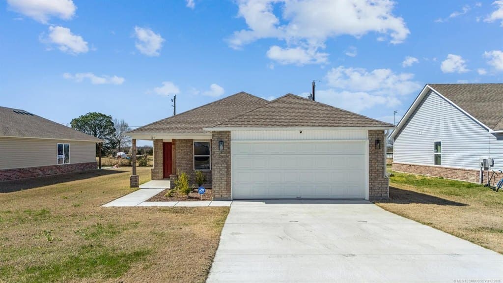 3 bedroom house for sale at 715 N Dogwood Ave Beggs - $204,000