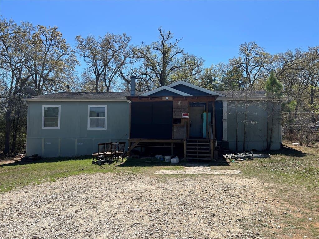 4 bedroom mobile home for sale at 111 Road Runner Ln Camp Swift - $260,000