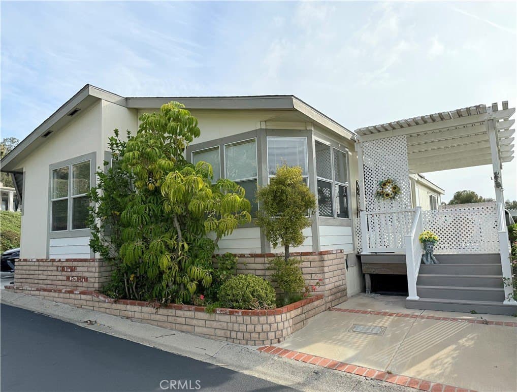 3 bedroom mobile home for sale at 27703 Ortega Hwy Spc 136 San Juan Capistrano 92675 - $725,000