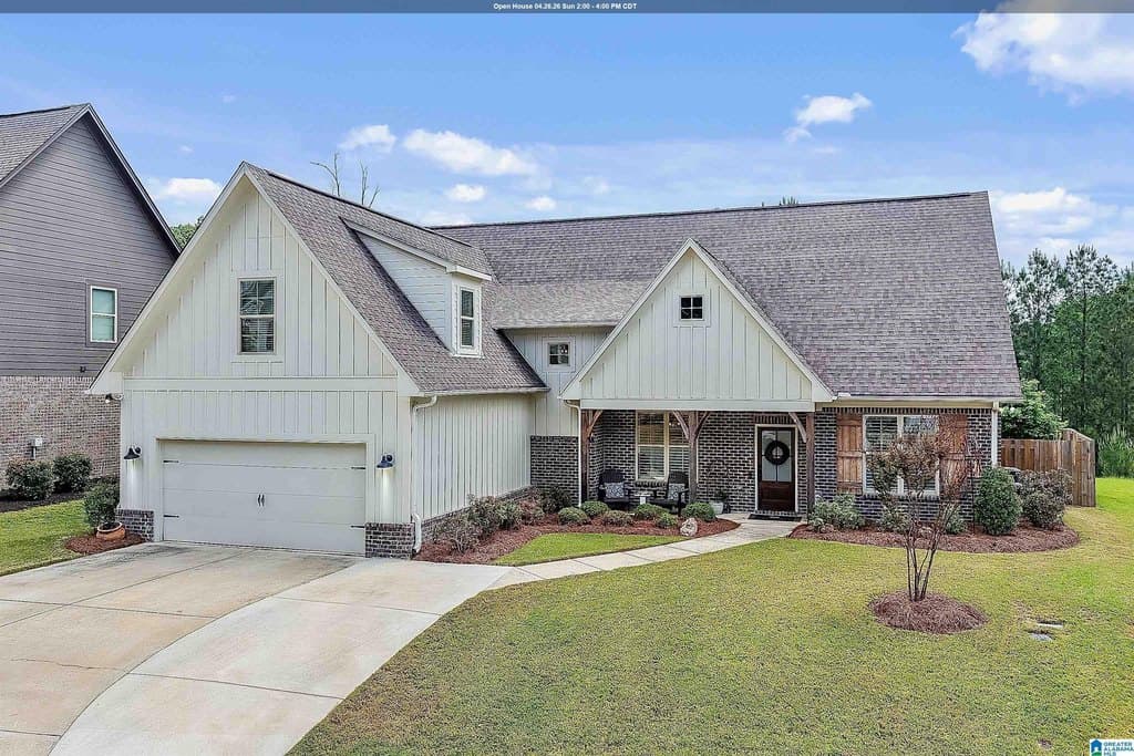 4 bedroom house for sale at 208 Kinross Cir Pelham 35124 - $539,900