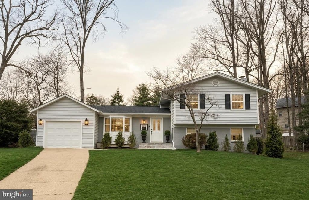 6 bedroom house for sale at 2406 Garnett Ct Vienna 22180 - $1,199,000