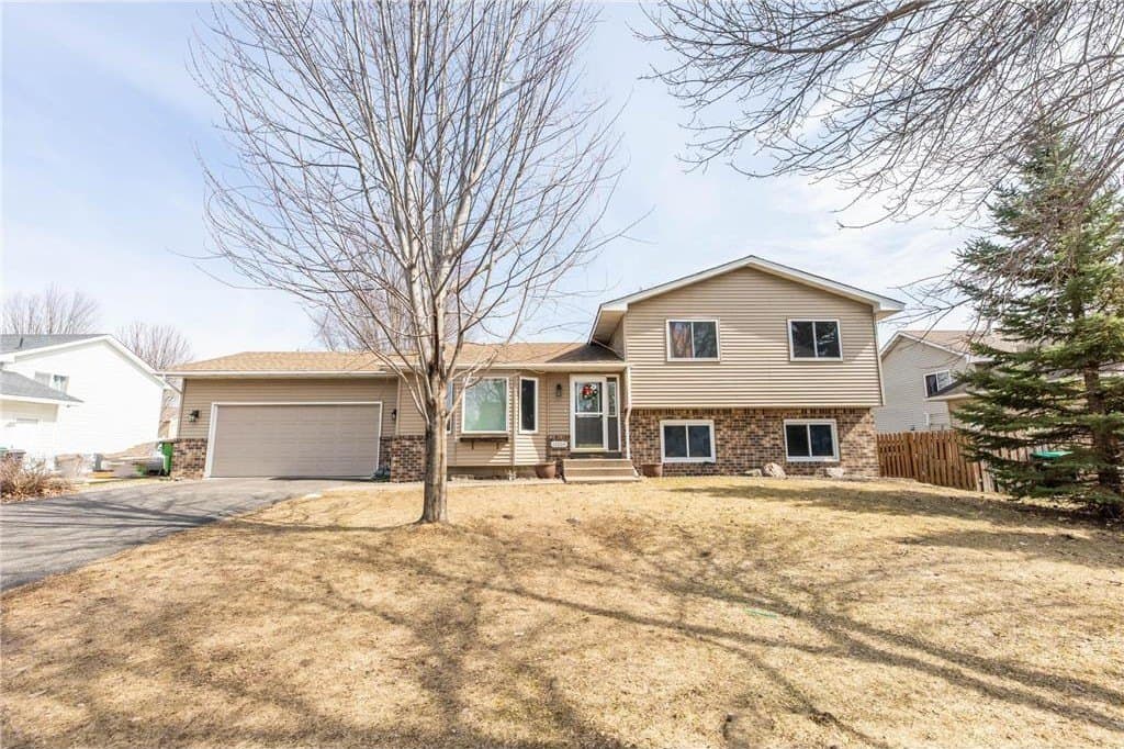 5 bedroom house for sale at 12203 Quinn St NW Coon Rapids 55448 - $424,900