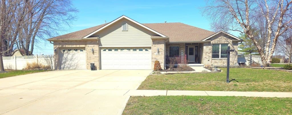 3 bedroom house for sale at 26708 W Megan Dr Channahon - $499,900