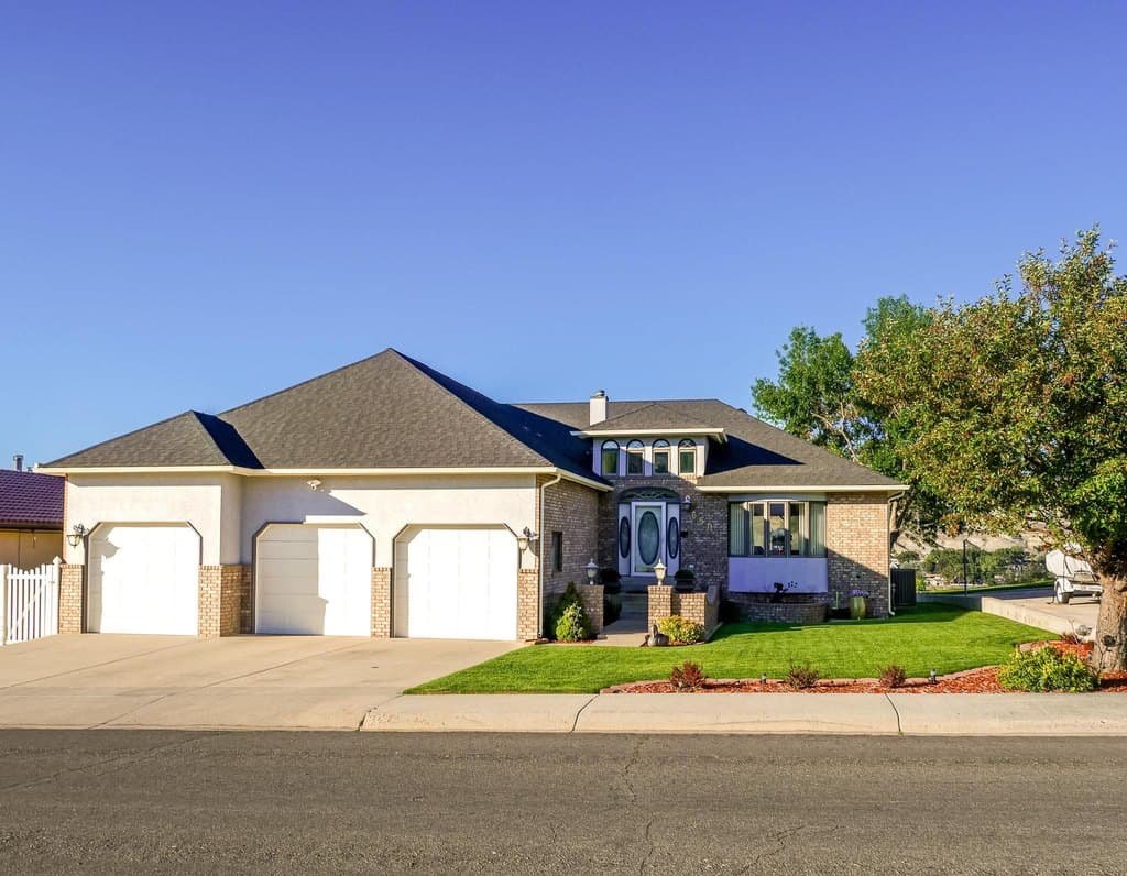 4 bedroom house for sale at 650 Ironwood St Green River 82935 - $725,000