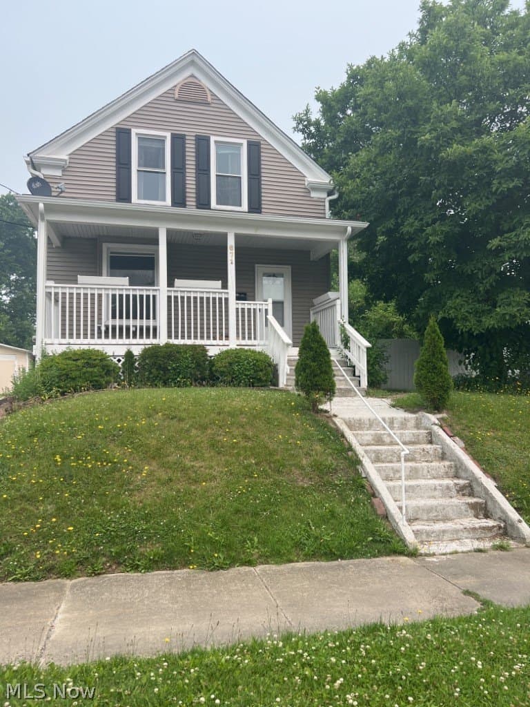 2 bedroom house for sale at 671 Kling St Akron - $89,900
