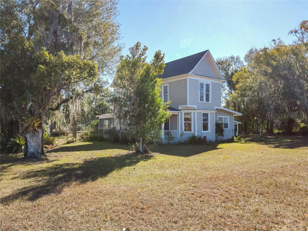3 bedroom house for sale at 304 E Main St Bowling Green - $249,900