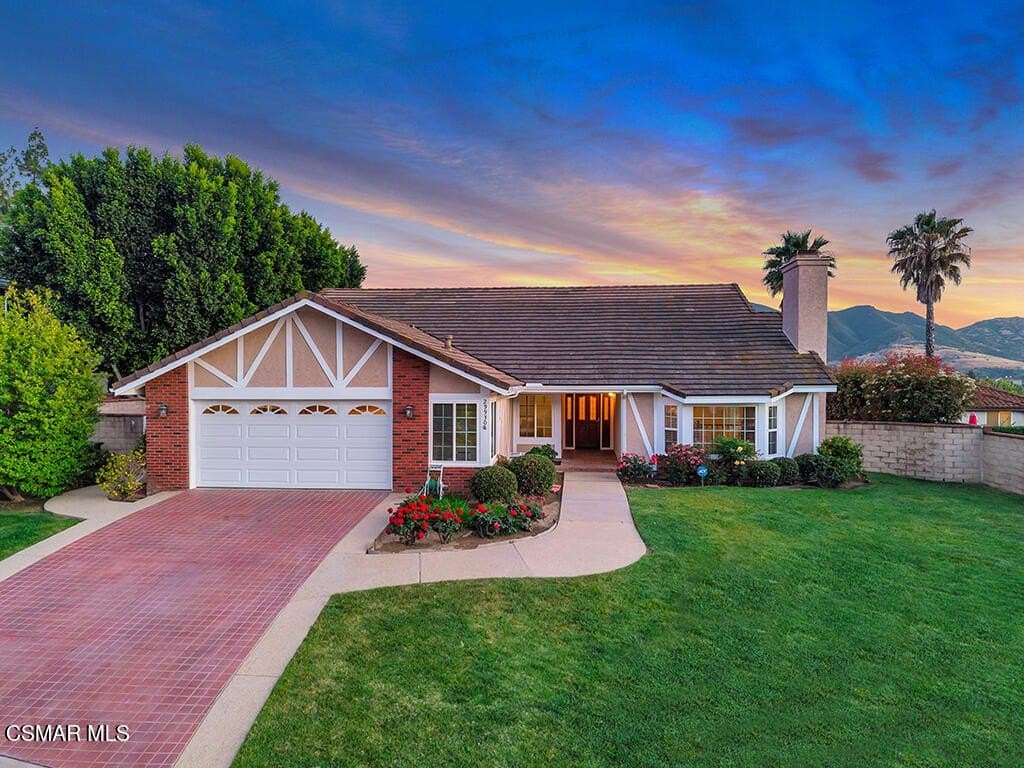 4 bedroom house for sale at 29930 Eastvale Ct Agoura Hills - $1,495,000