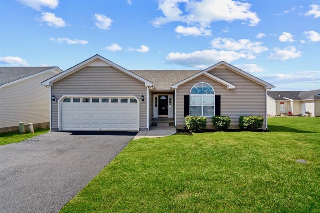 3 bedroom house for sale at 508 Hilton Ct Bowling Green - $249,900