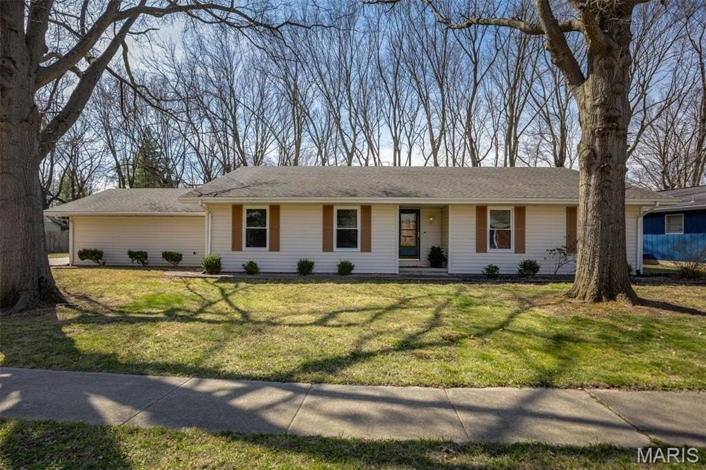 3 bedroom house for sale at 2900 W Lawrence Ave Springfield - $250,000