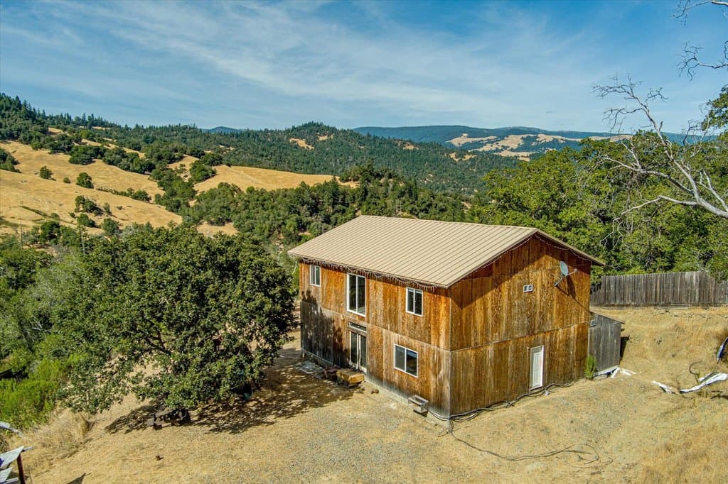 4 bedroom house for sale at 1991 Steelhead Rd Alderpoint - $159,999