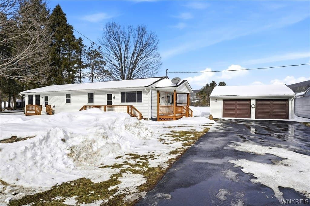 3 bedroom house for sale at 5192 Route 353 Cattaraugus - $150,000