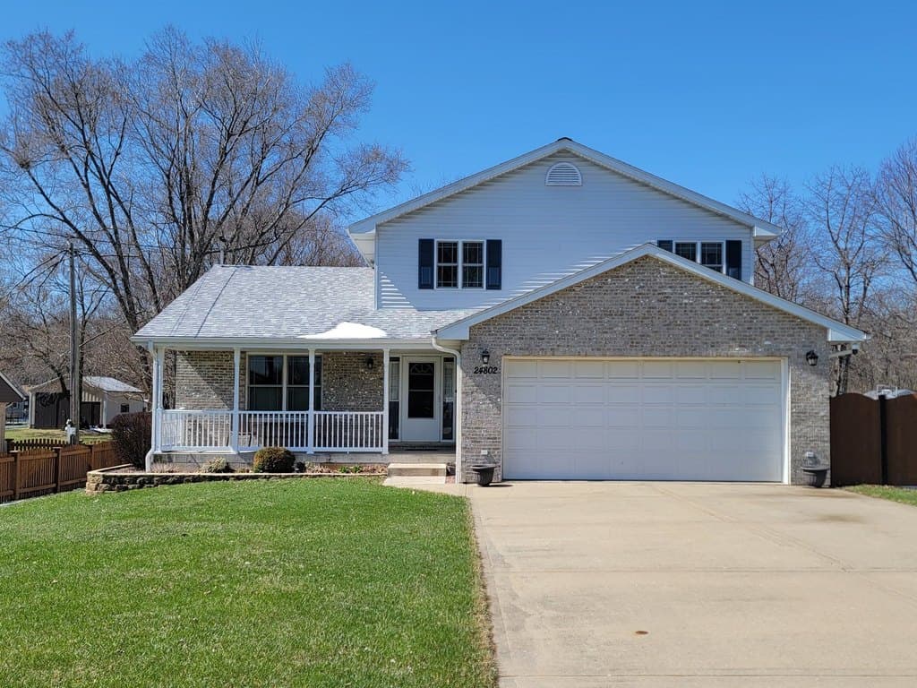 3 bedroom house for sale at 24802 S Elsie St Channahon - $459,900