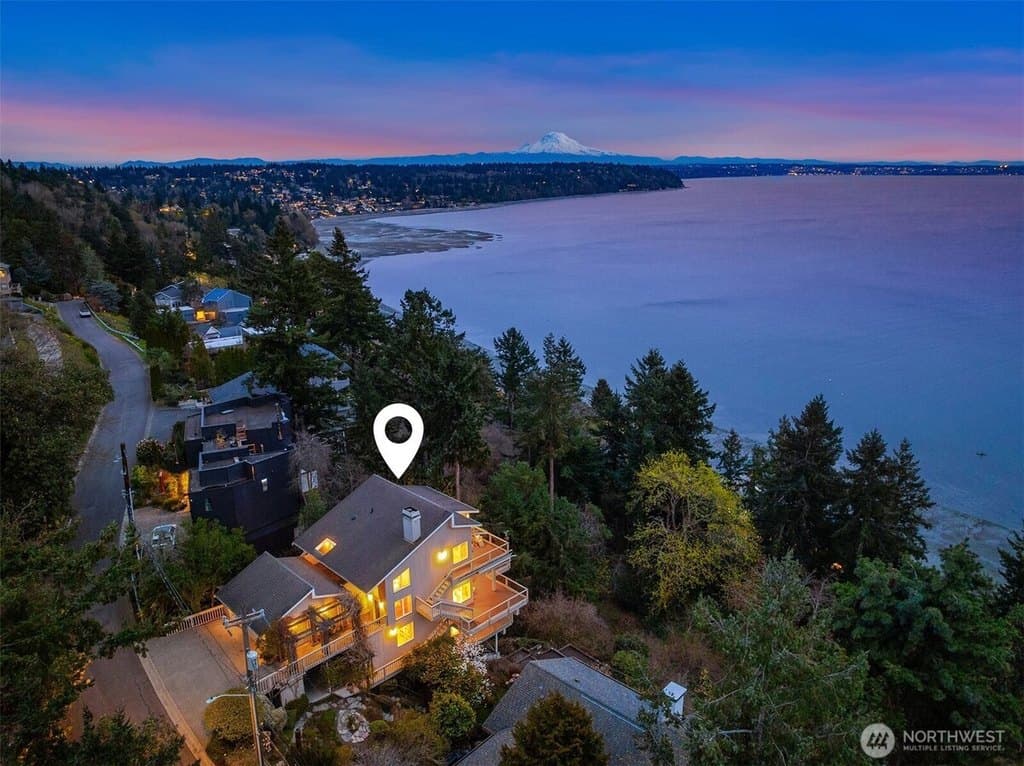 3 bedroom house for sale at 2861 SW 171st St Burien 98166 - $1,350,000