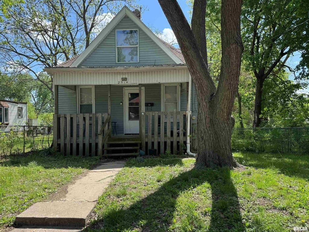 2 bedroom house for sale at 2514 NE Monroe St Peoria 61603 - $29,900