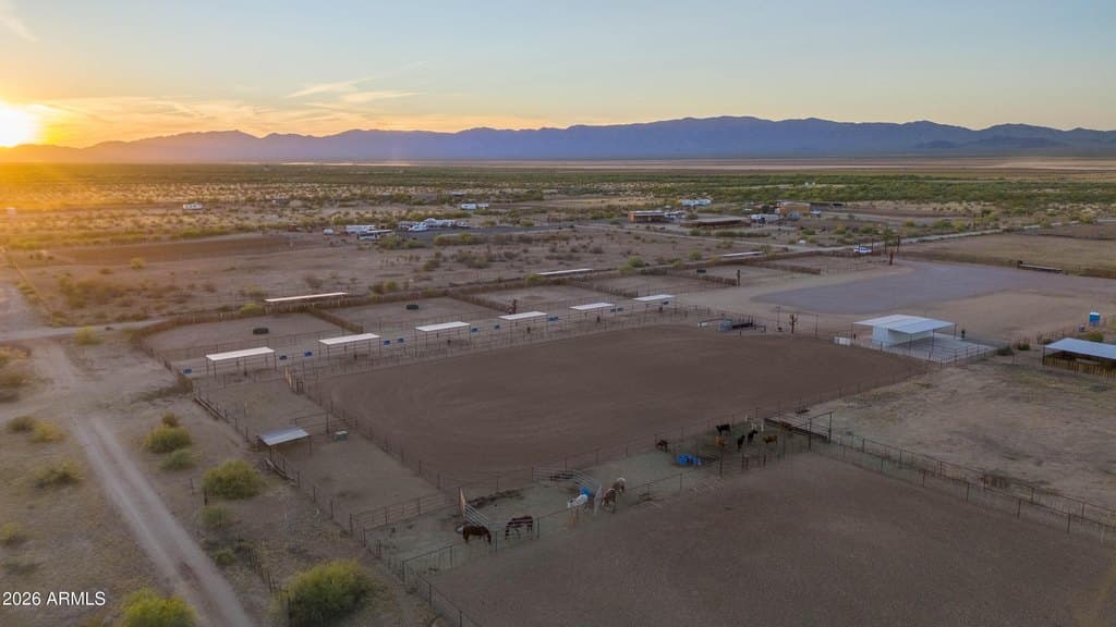 land for sale at 00005 N 529th Ave Unit 14 Aguila - $580,000