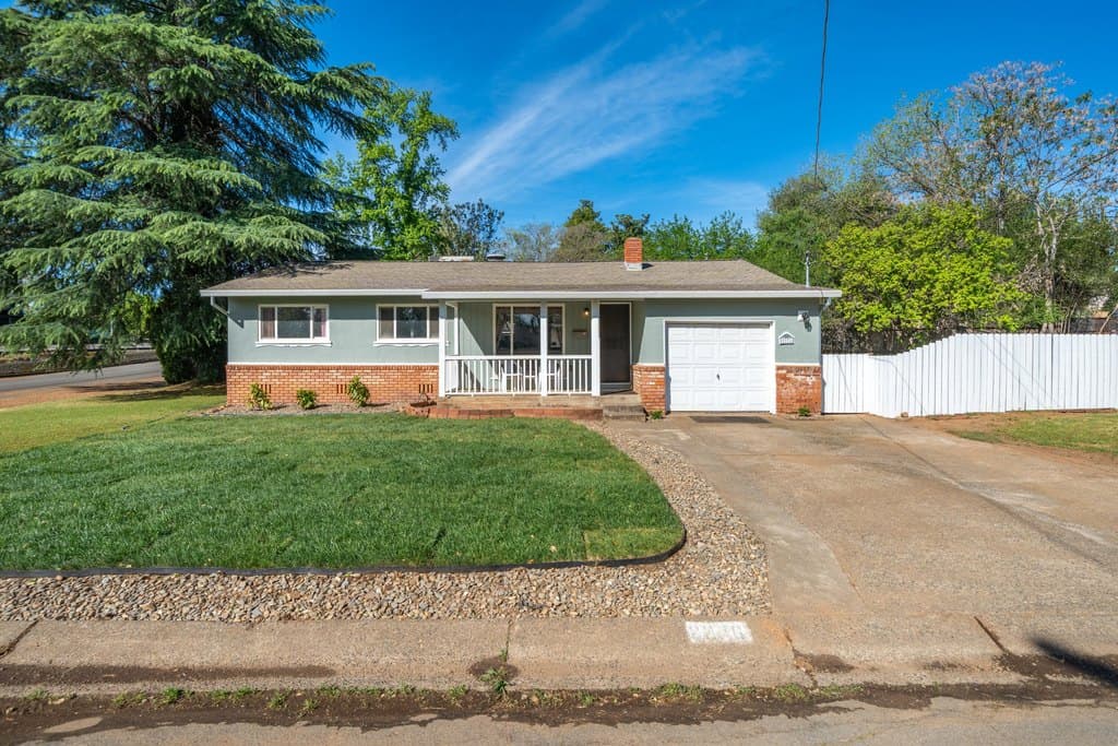 4 bedroom house for sale at 2976 West Way Redding 96002 - $349,500