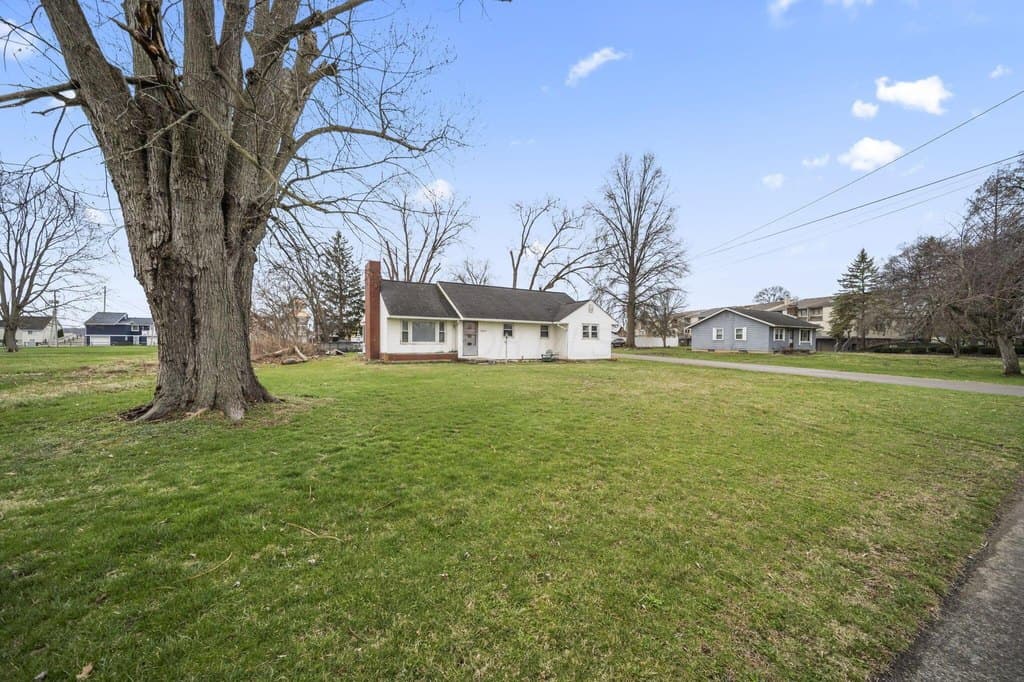 3 bedroom house for sale at 5023 Walnut Rd Buckeye Lake - $389,900