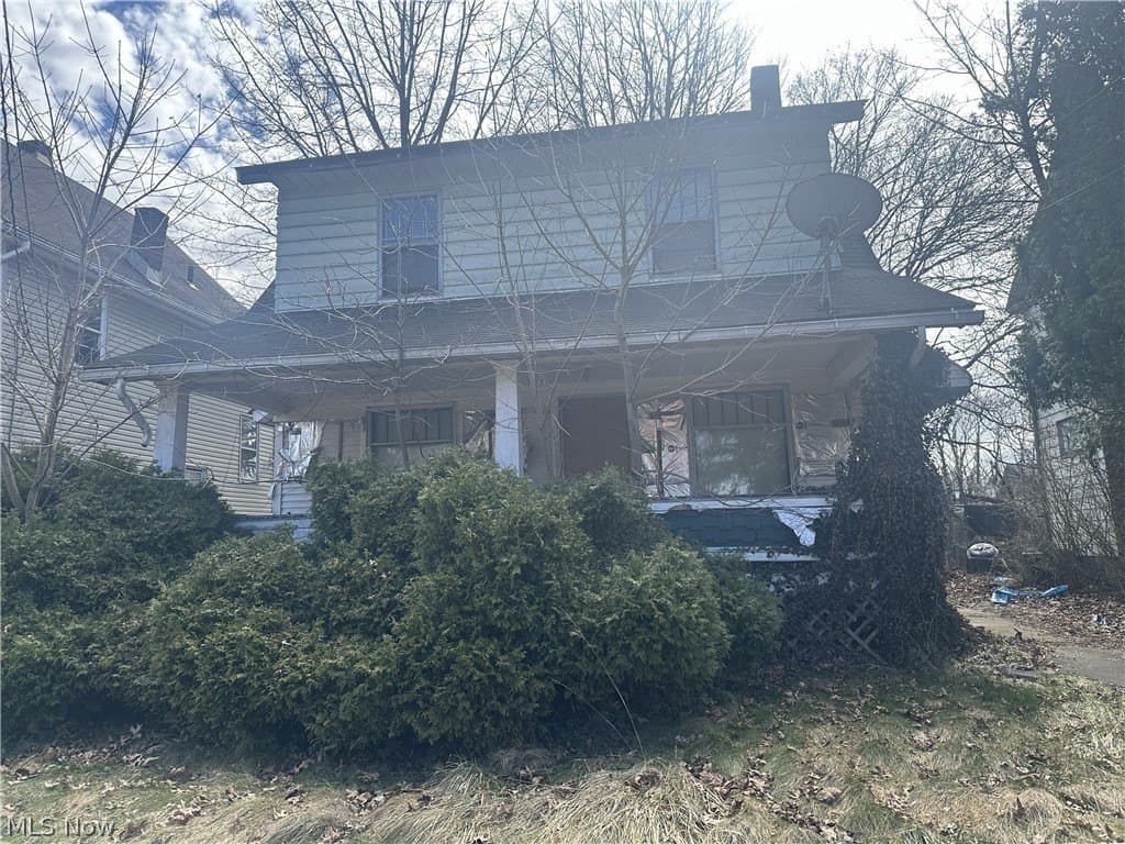 3 bedroom house for sale at 23 E Boston Ave Youngstown - $30,000