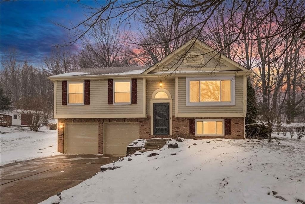 3 bedroom house for sale at 2003 Colony Dr Aliquippa - $275,000