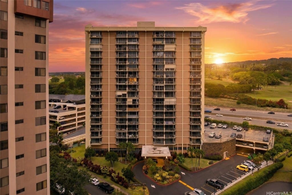 1 bedroom condo for sale at 98-450 Koauka Loop Apt 608 Aiea - $299,000