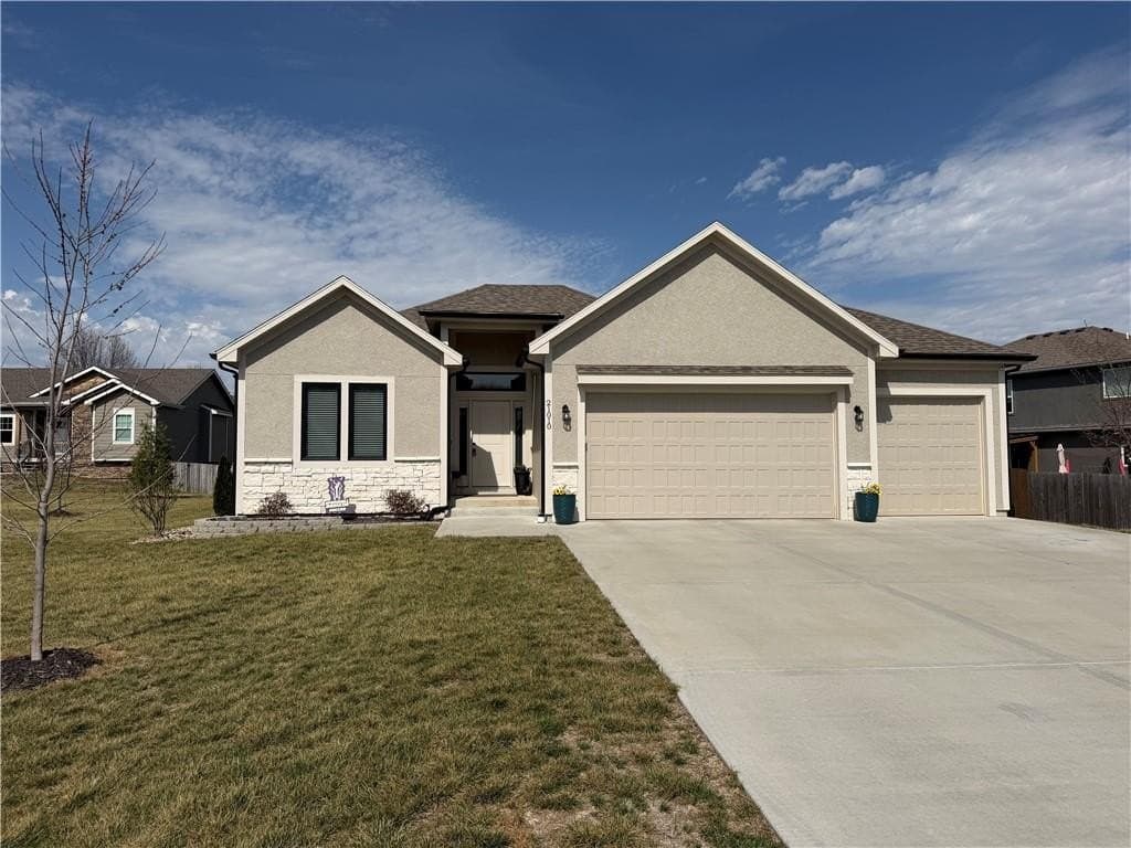 4 bedroom house for sale at 21010 W 225th St Spring Hill 66083 - $505,000