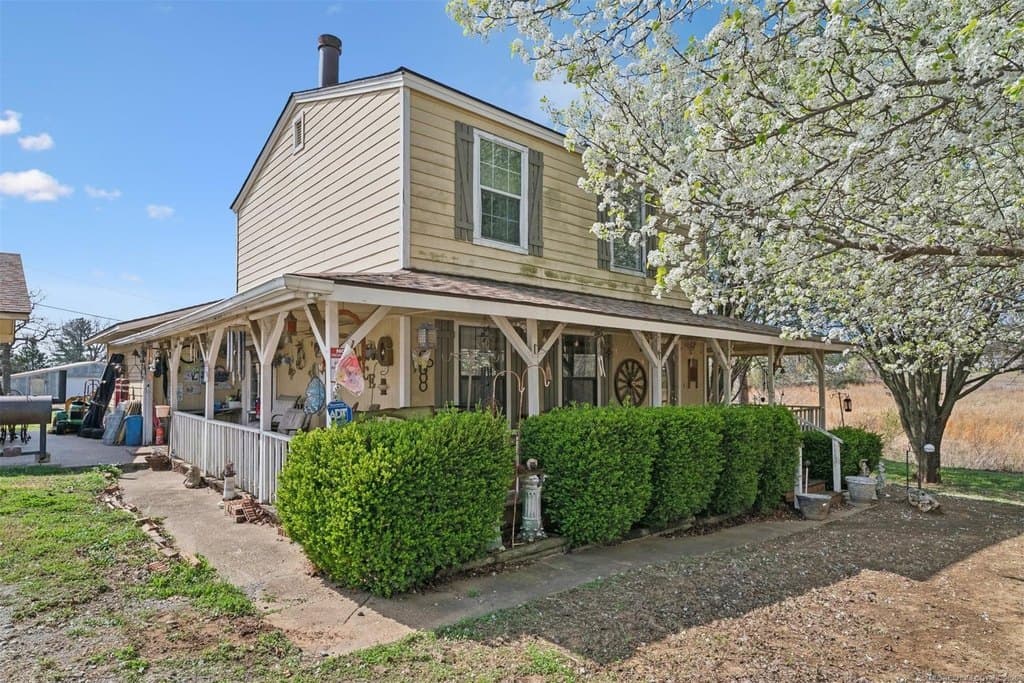 4 bedroom farm for sale at 22352 W Coyote Trl Sand Springs 74063 - $330,000