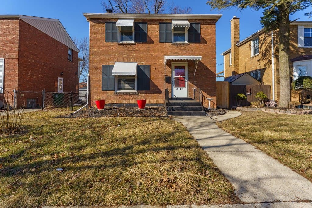 3 bedroom house for sale at 2116 S 21st Ave Broadview - $299,999