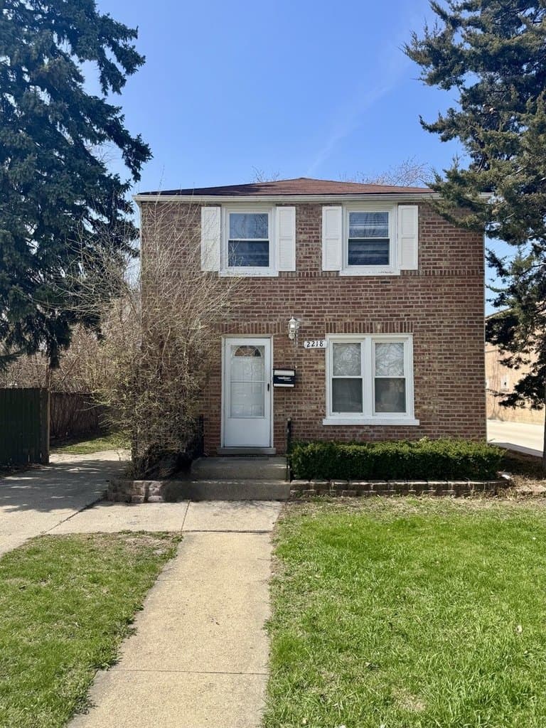 5 bedroom house for sale at 2218 S 11th Ave Broadview - $287,000
