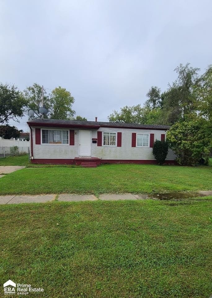 4 bedroom house for sale at 1181 Oleander Dr Beecher - $69,000
