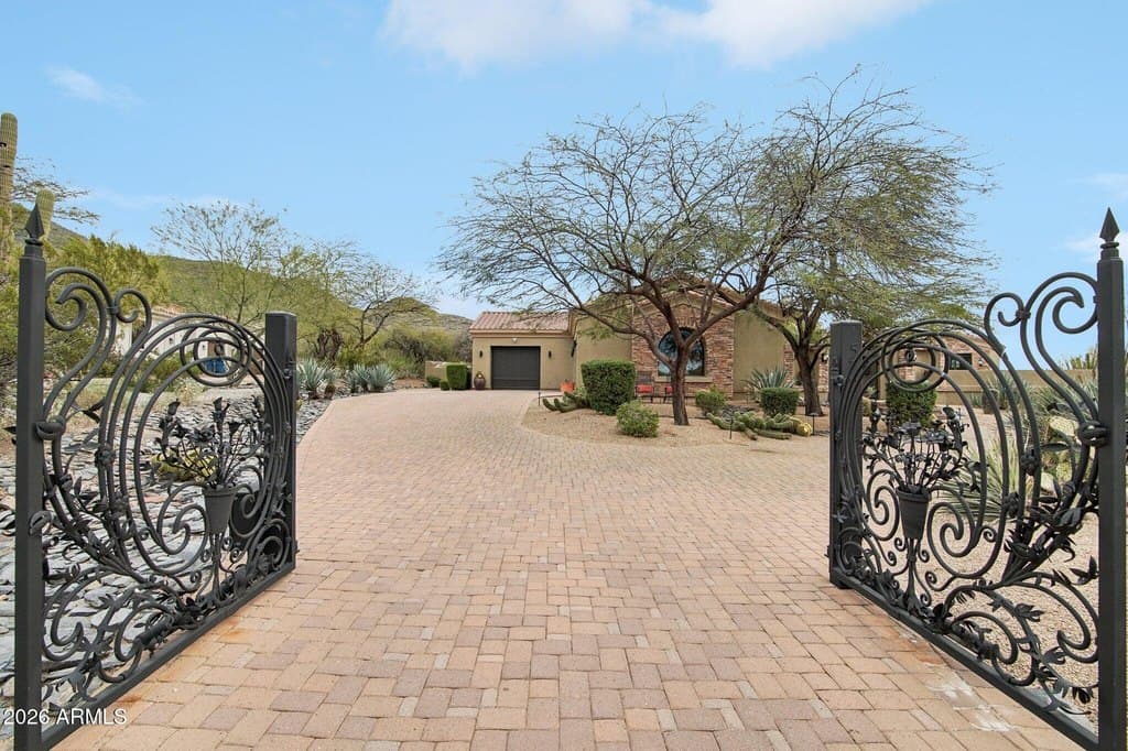 5 bedroom house for sale at 5727 E Canyon Ridge North Dr Cave Creek - $2,220,000