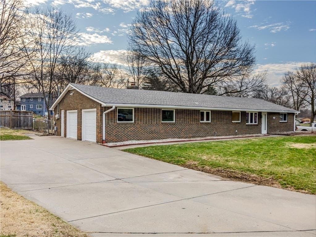 3 bedroom house for sale at 7417 N Highland Ave Gladstone 64118 - $330,000