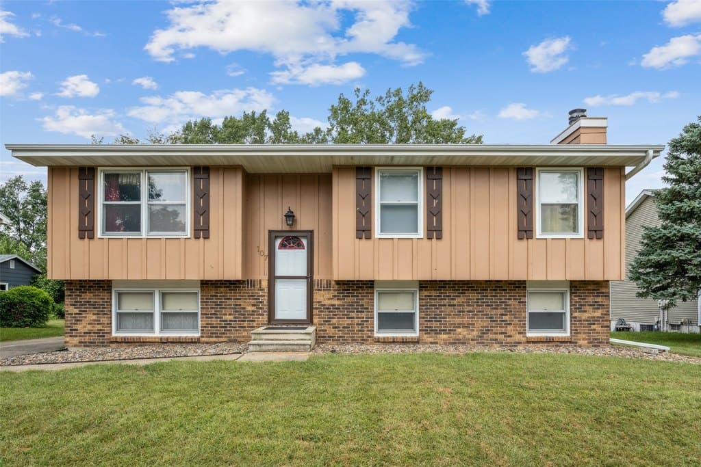 4 bedroom house for sale at 107 NW 7th St Grimes 50111 - $295,000
