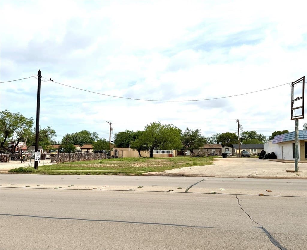 land for sale at 5226 S 7th St Abilene - $25,000