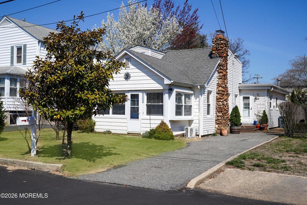 3 bedroom house for sale at 2147 Beach Blvd Point Pleasant 08742 - $599,000